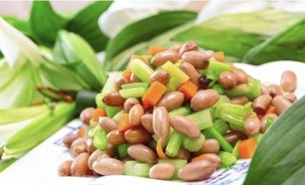 Ensalada apio cacahuete zanahoria