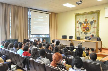 Conferencia La comunicación y cultura de masas en China 12