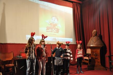 10 Teatro de los niños del Confucio, No abráis la puerta al desconocido